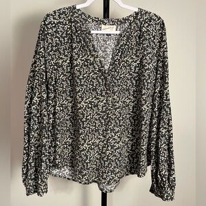 Universal Thread Black Blouse with White Speckles
